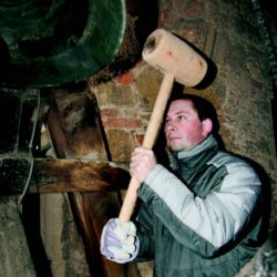 Bell chiming with hammers (Destrnik, 2007)