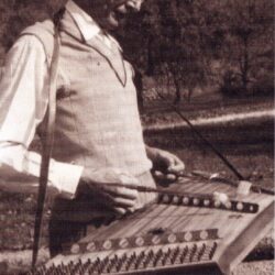 Dulcimer player Leopold Pivk